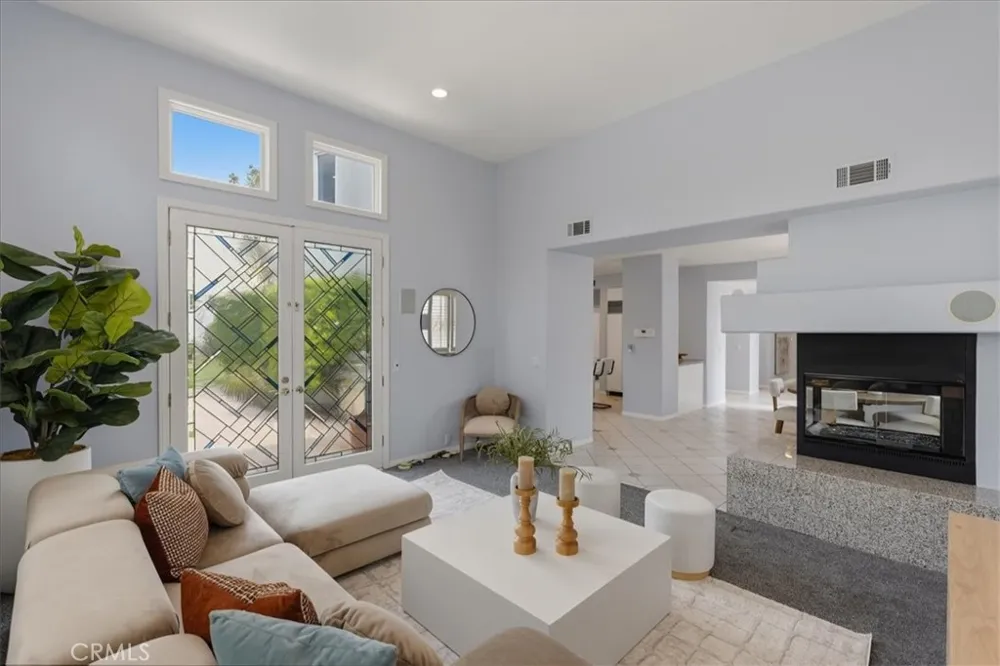 10811 Baile Avenue Chatsworth, CA 91311