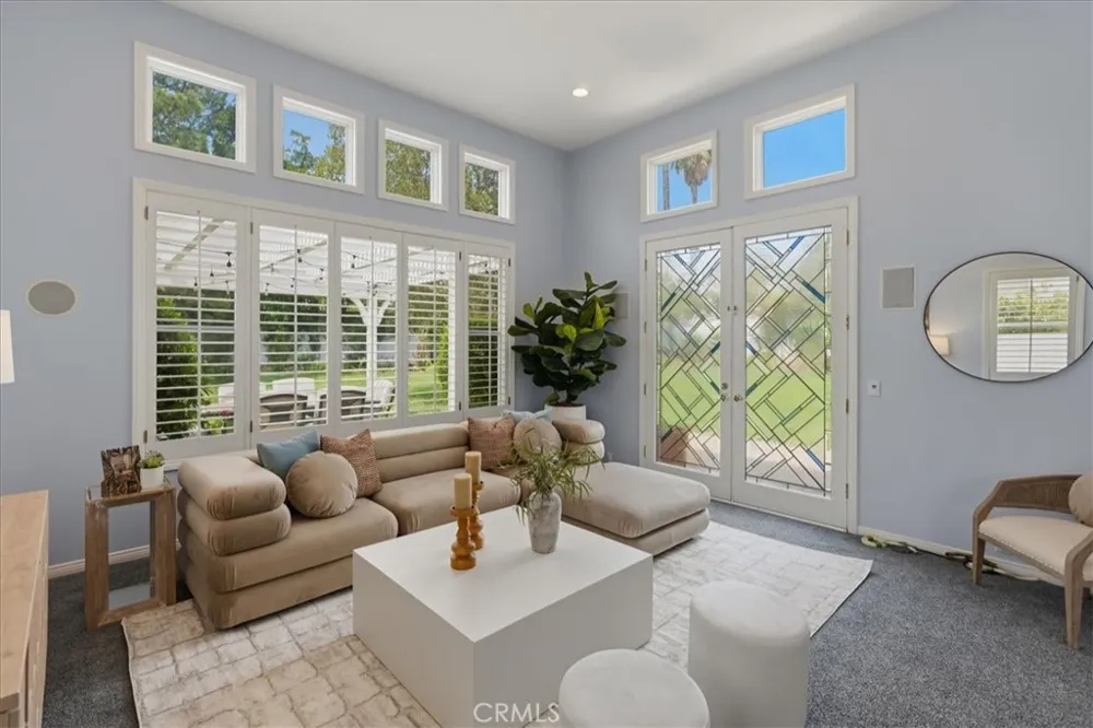 10811 Baile Avenue Chatsworth, CA 91311