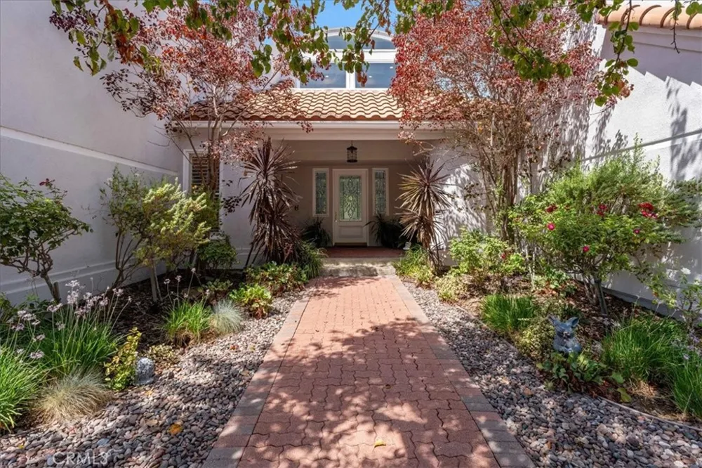 10811 Baile Avenue Chatsworth, CA 91311