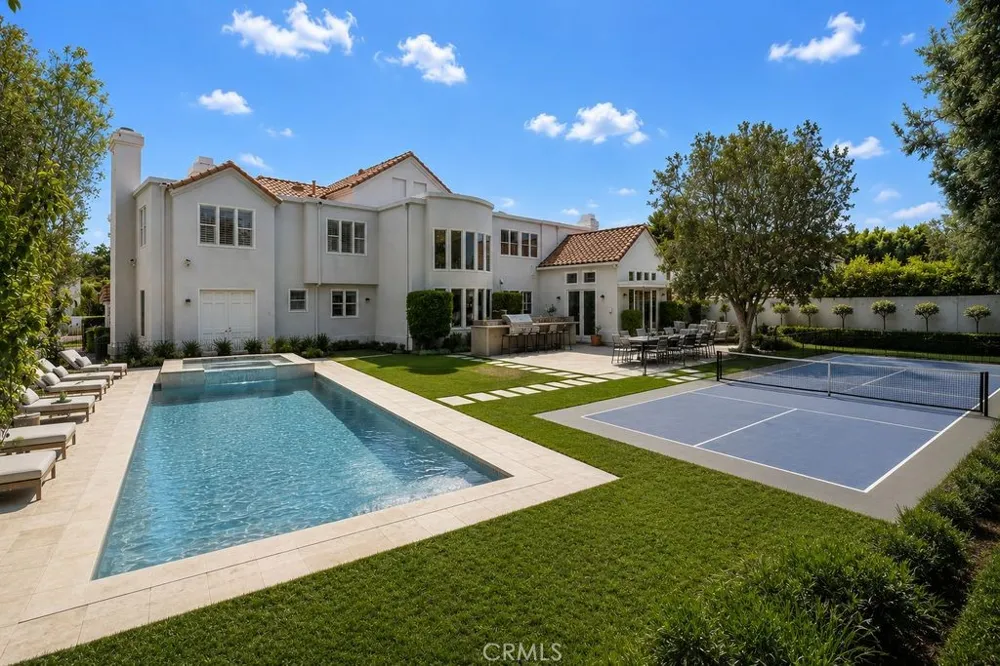 10811 Baile Avenue Chatsworth, CA 91311