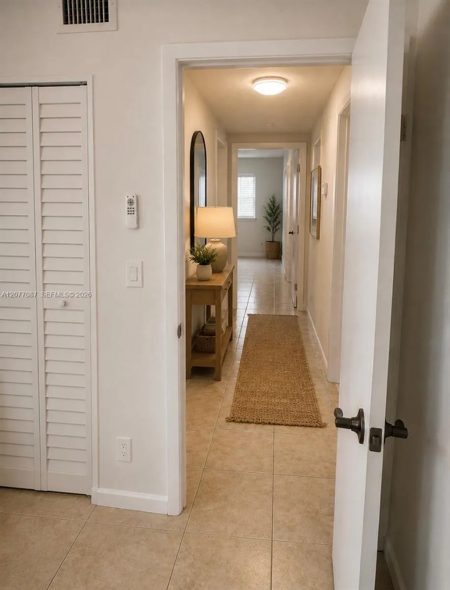 2141 W Woolbright Rd #L102 Boynton Beach, FL 33426