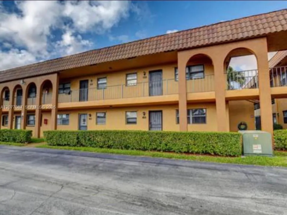 2141 W Woolbright Rd #L102 Boynton Beach, FL 33426