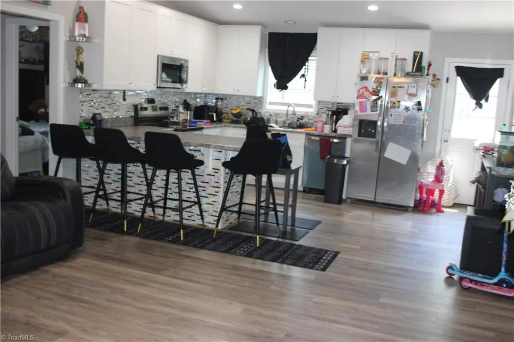 226 CRACKLIN DRIVE Asheboro, NC 27203