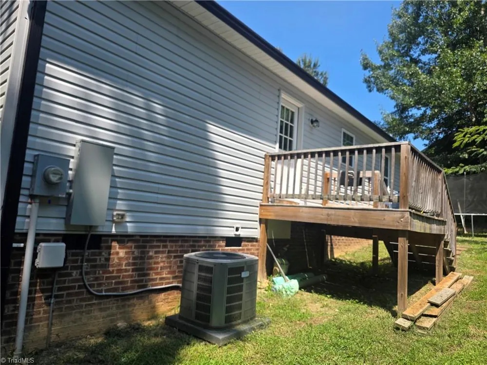 226 CRACKLIN DRIVE Asheboro, NC 27203