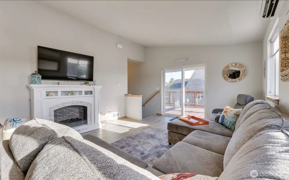 1006 Point Brown Avenue SE Ocean Shores, WA 98569