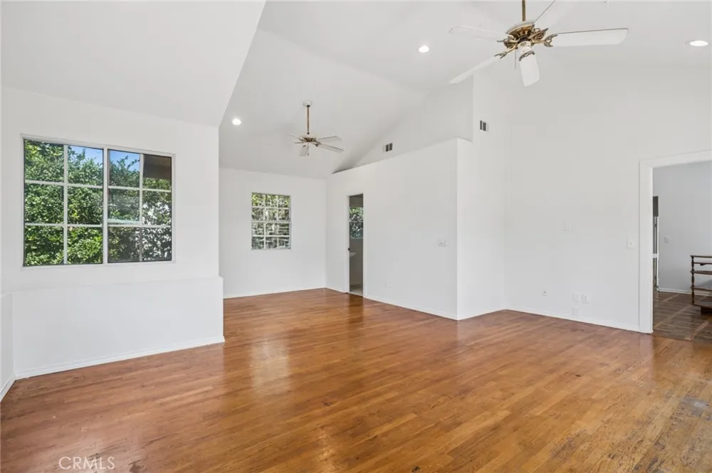 284 E 18th Costa Mesa, CA 92627