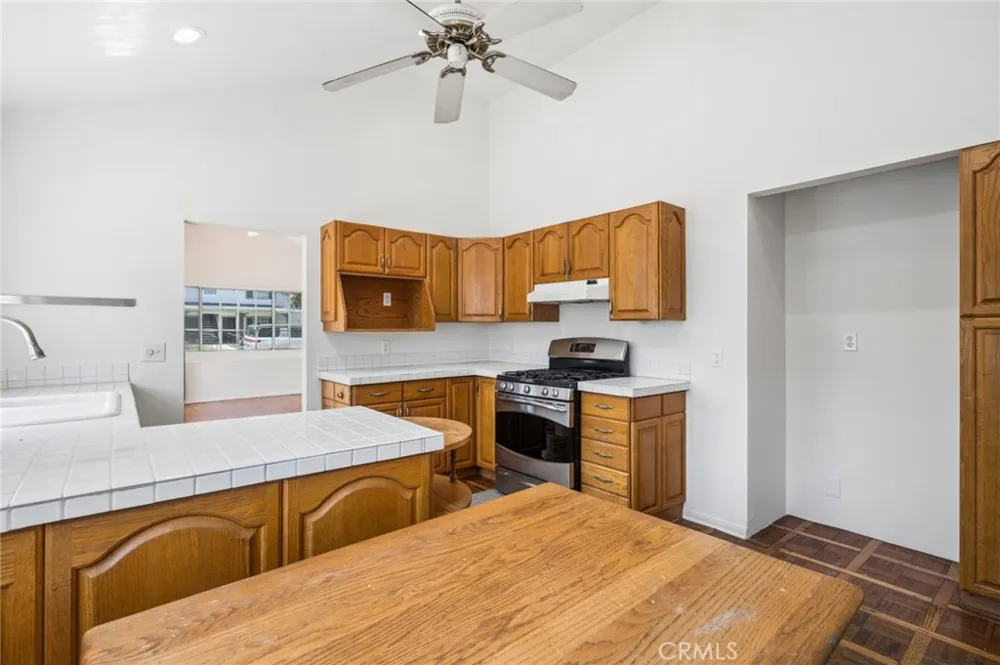 284 E 18th Costa Mesa, CA 92627