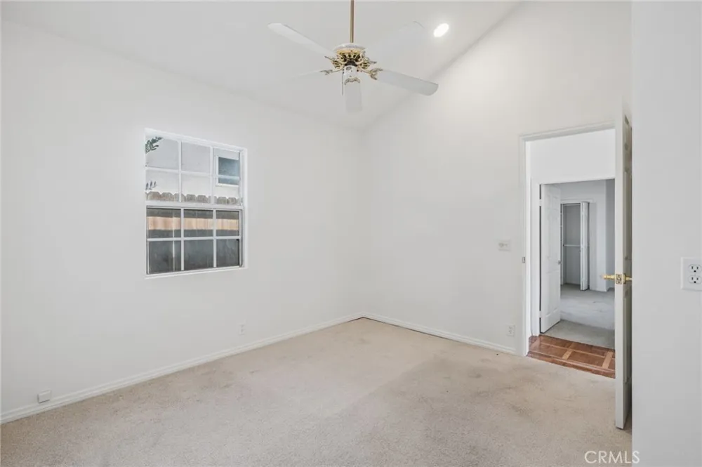 284 E 18th Costa Mesa, CA 92627
