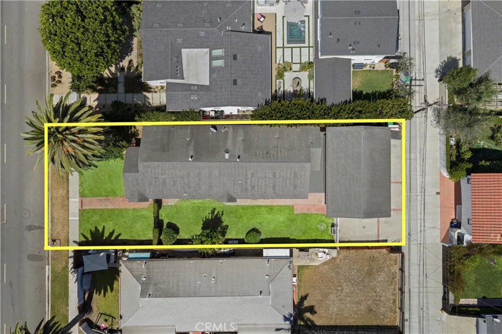 284 E 18th Costa Mesa, CA 92627