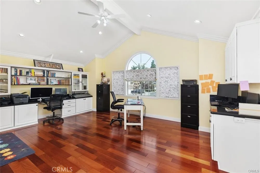 26 Danforth Laguna Niguel, CA 92677