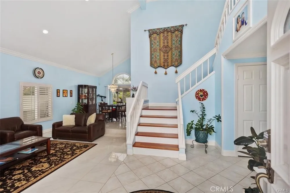 26 Danforth Laguna Niguel, CA 92677