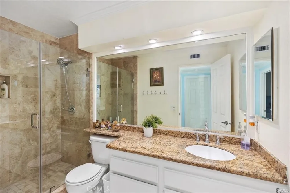 26 Danforth Laguna Niguel, CA 92677