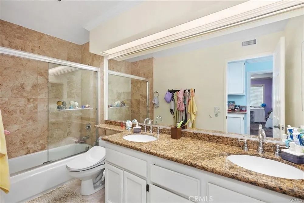 26 Danforth Laguna Niguel, CA 92677