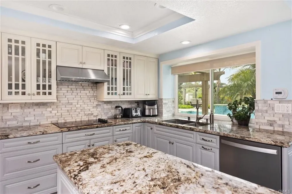 26 Danforth Laguna Niguel, CA 92677