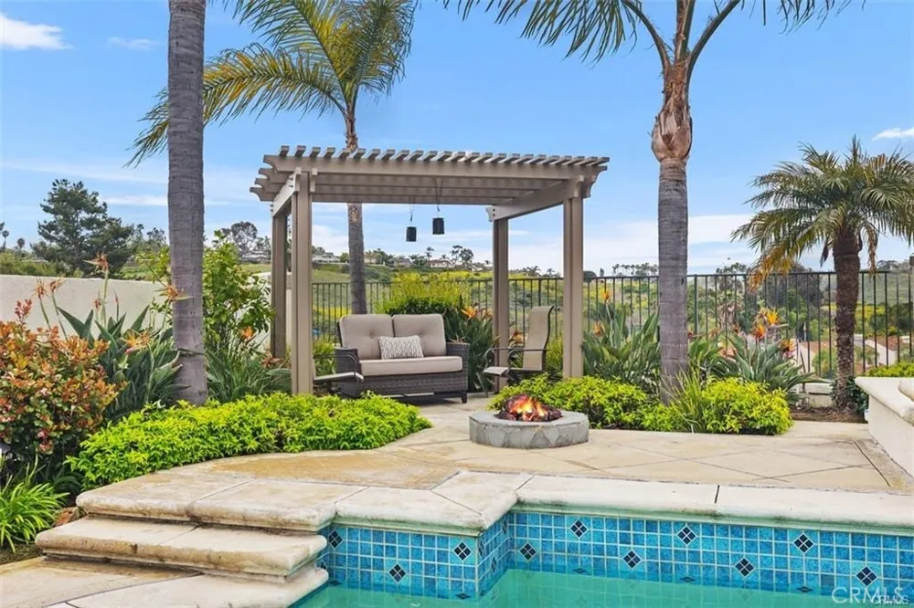 26 Danforth Laguna Niguel, CA 92677