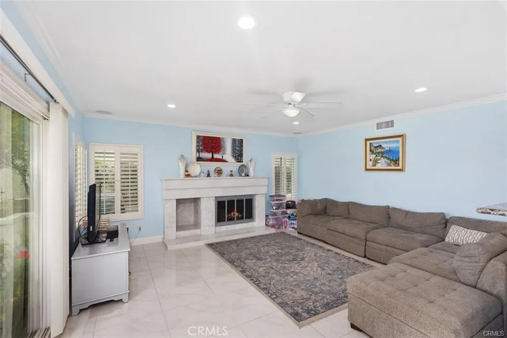 26 Danforth Laguna Niguel, CA 92677