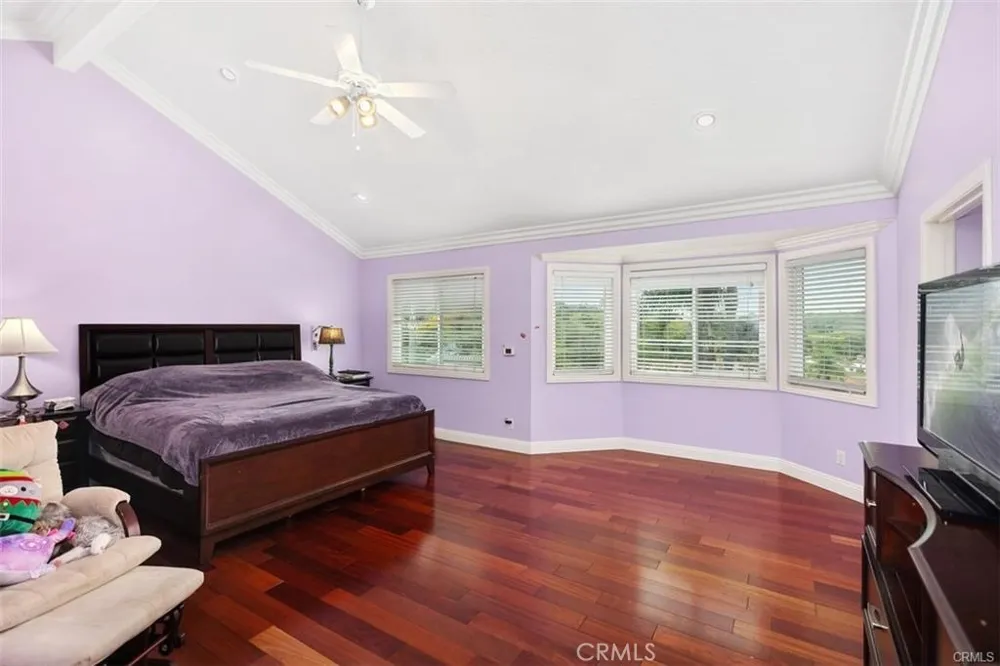 26 Danforth Laguna Niguel, CA 92677