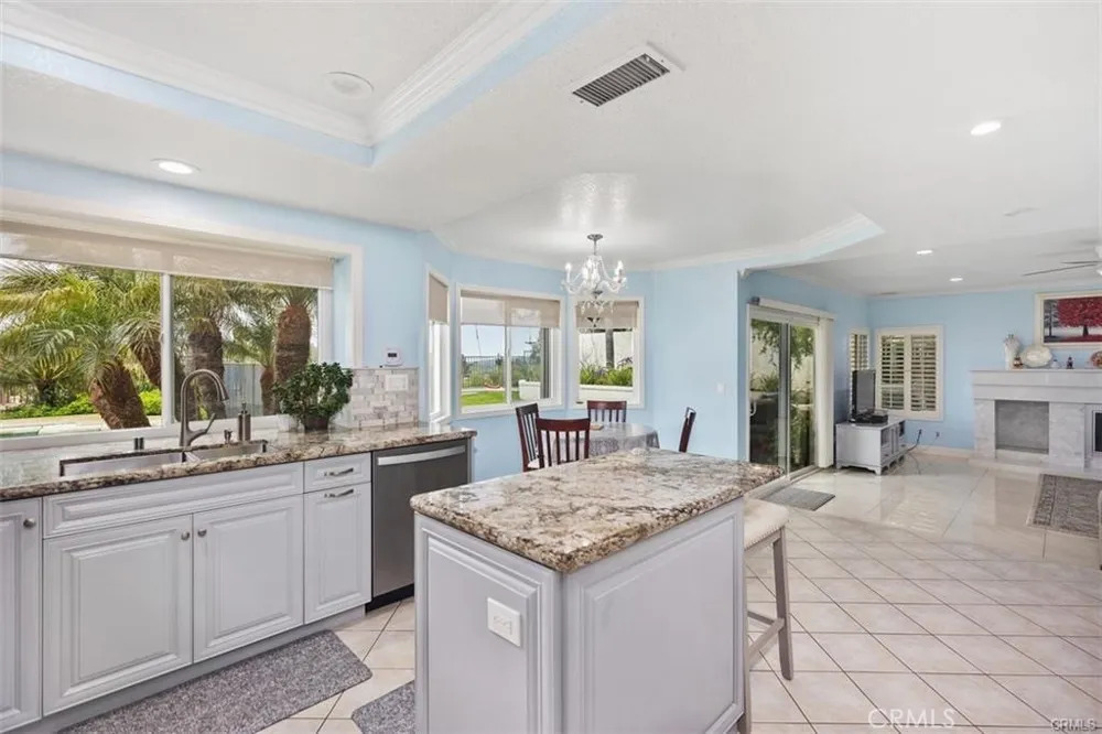 26 Danforth Laguna Niguel, CA 92677