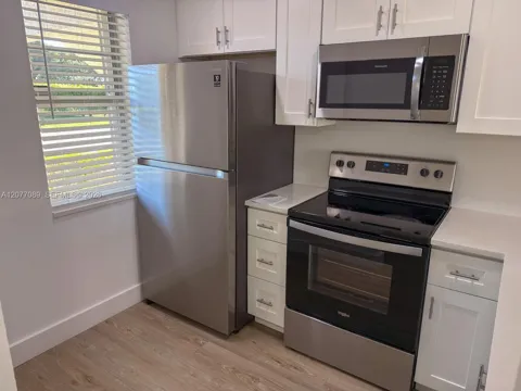 9937 Three Lakes Cir #14d