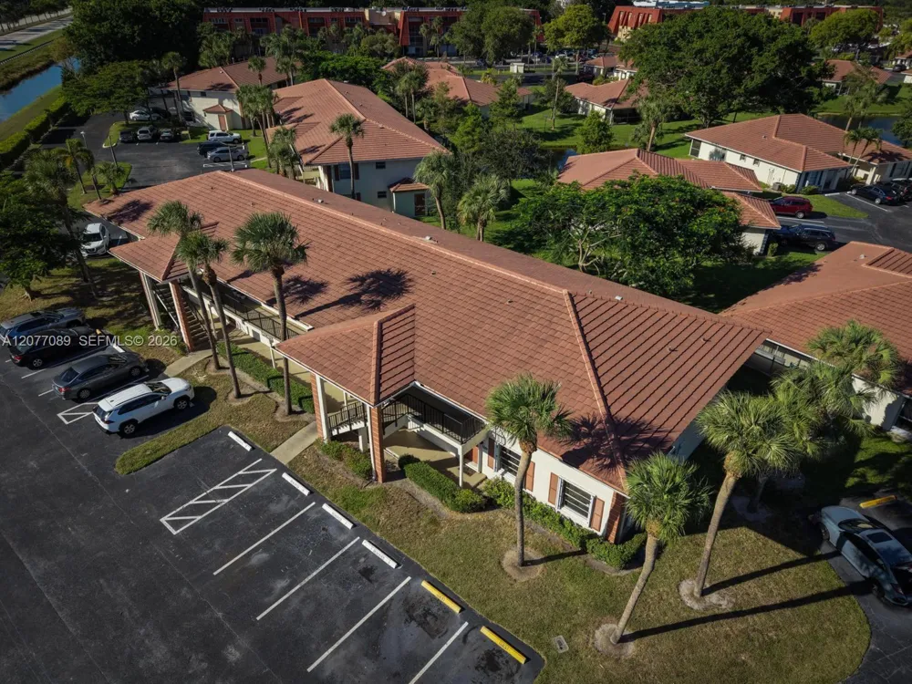 9937 Three Lakes Cir #14d Boca Raton, FL 33428