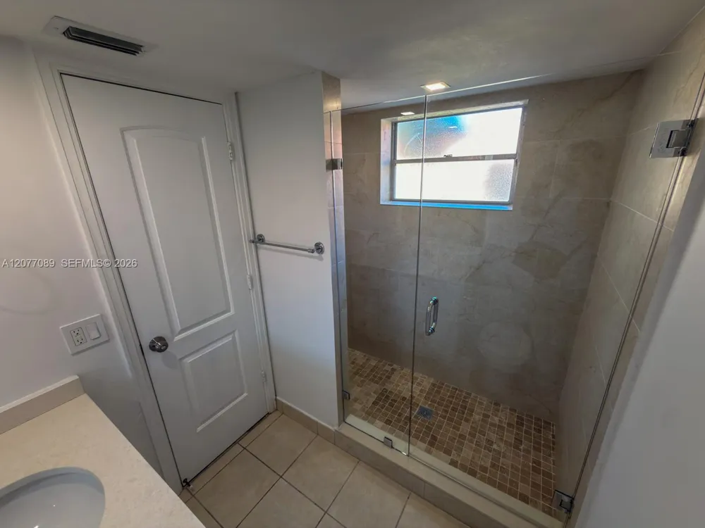 9937 Three Lakes Cir #14d Boca Raton, FL 33428