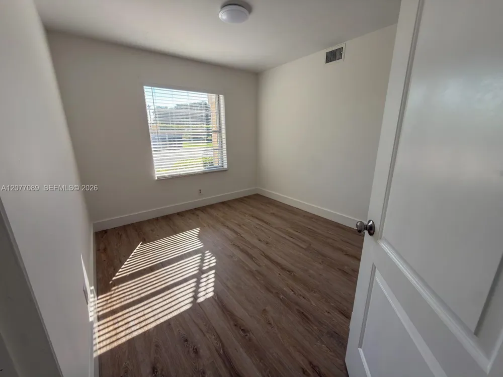 9937 Three Lakes Cir #14d Boca Raton, FL 33428