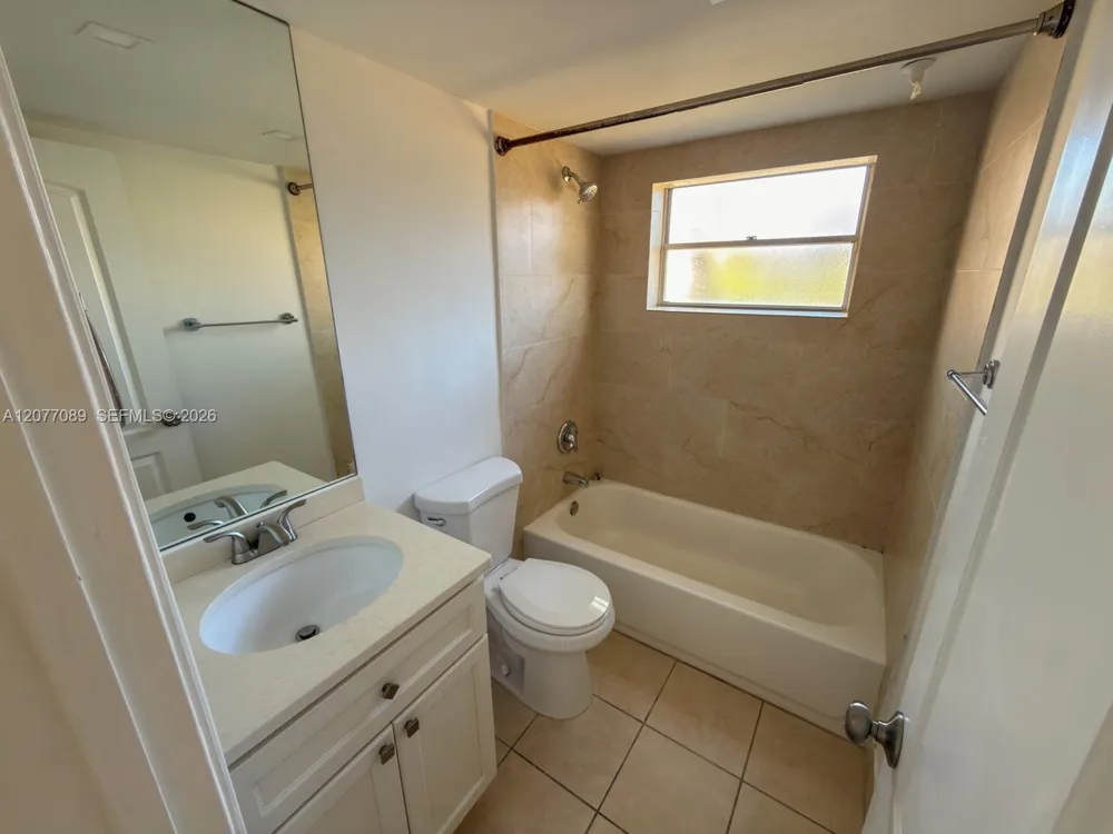 9937 Three Lakes Cir #14d Boca Raton, FL 33428
