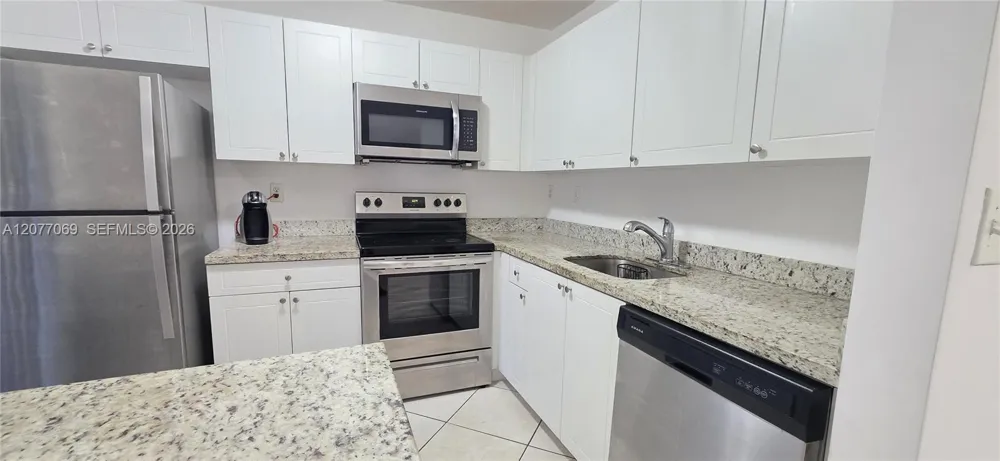 20125 NE 3rd Ct #3 Miami, FL 33179