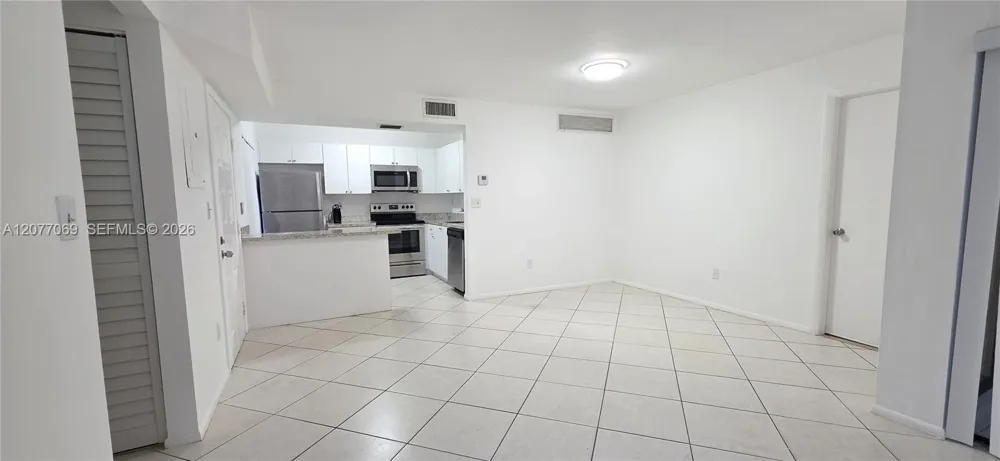 20125 NE 3rd Ct #3 Miami, FL 33179