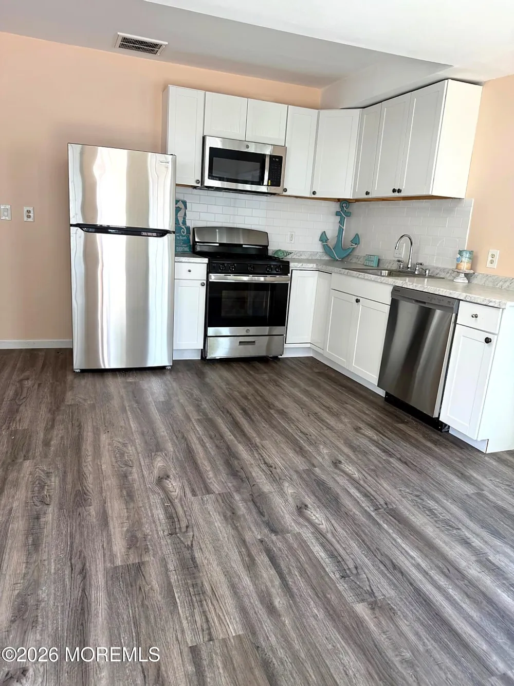 22 Seaside Place Keansburg, NJ 07734