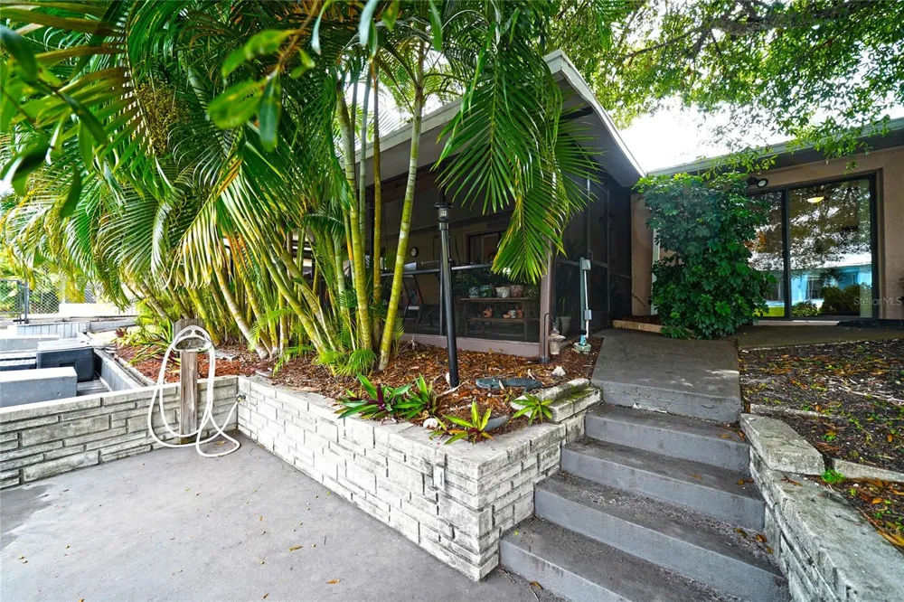 7228 REYMOOR DRIVE North Fort Myers, FL 33917