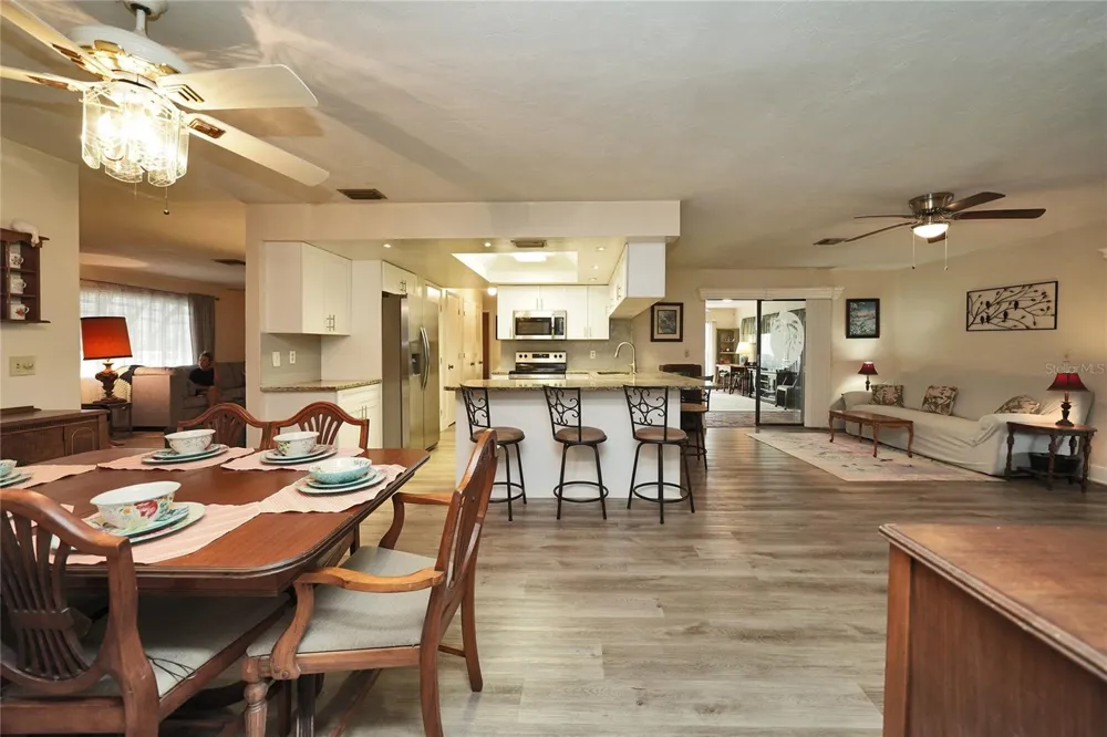 7228 REYMOOR DRIVE North Fort Myers, FL 33917