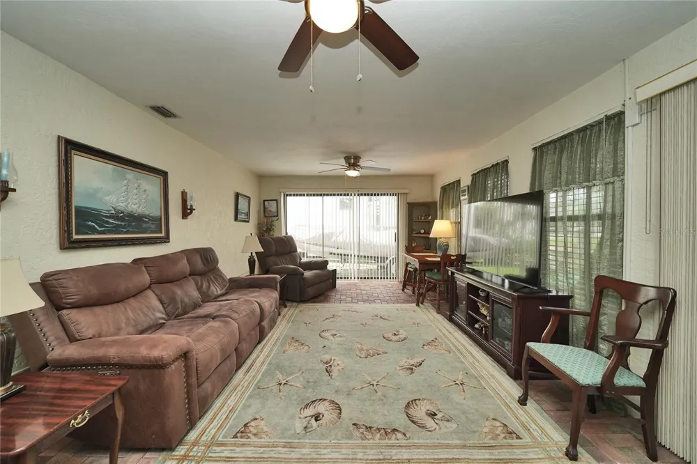 7228 REYMOOR DRIVE North Fort Myers, FL 33917