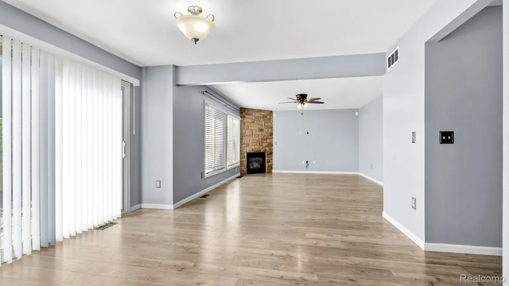 23212 Huron River Drive Rockwood City, MI 48173