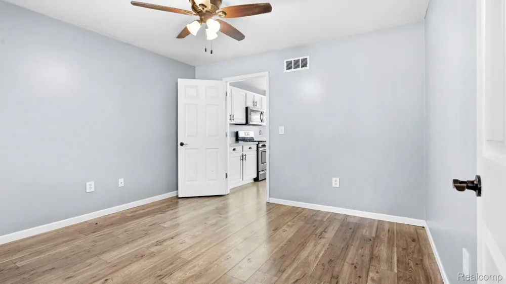 23212 Huron River Drive Rockwood City, MI 48173