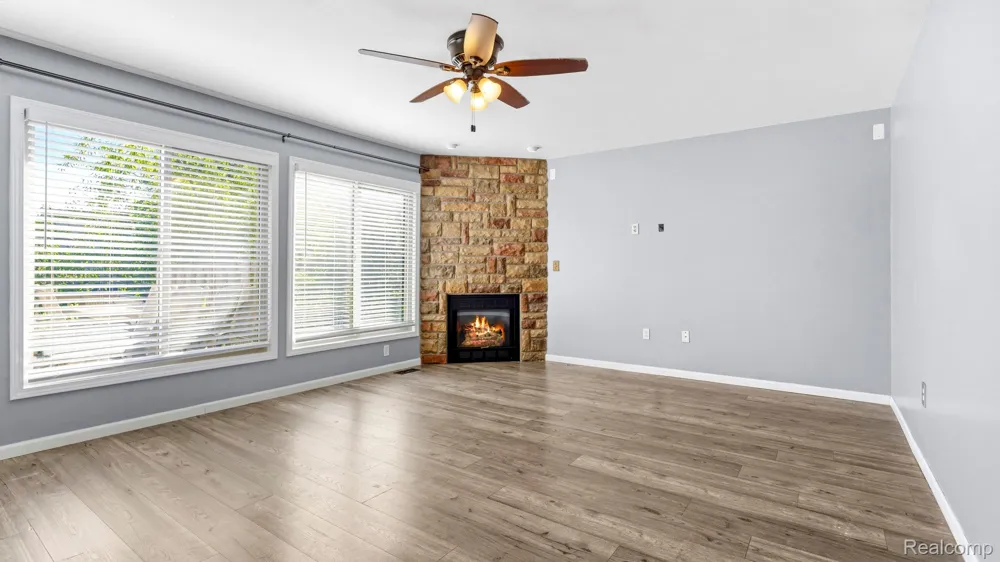 23212 Huron River Drive Rockwood City, MI 48173