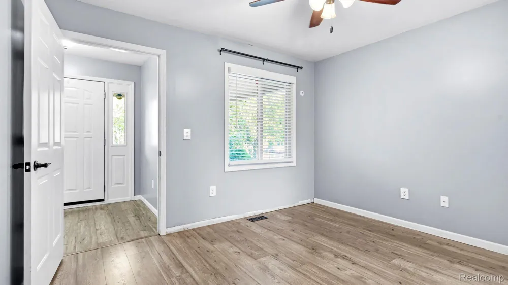23212 Huron River Drive Rockwood City, MI 48173