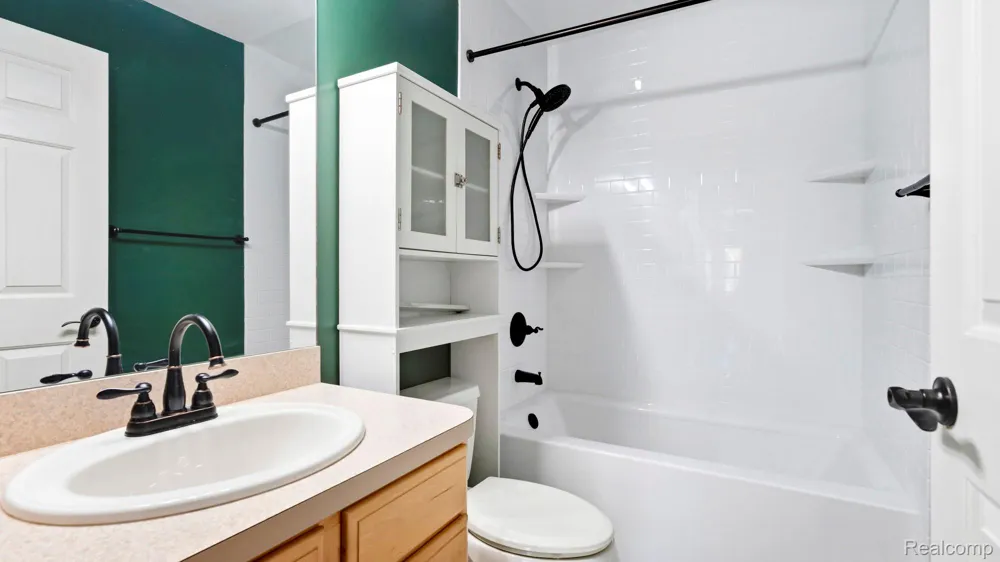 23212 Huron River Drive Rockwood City, MI 48173