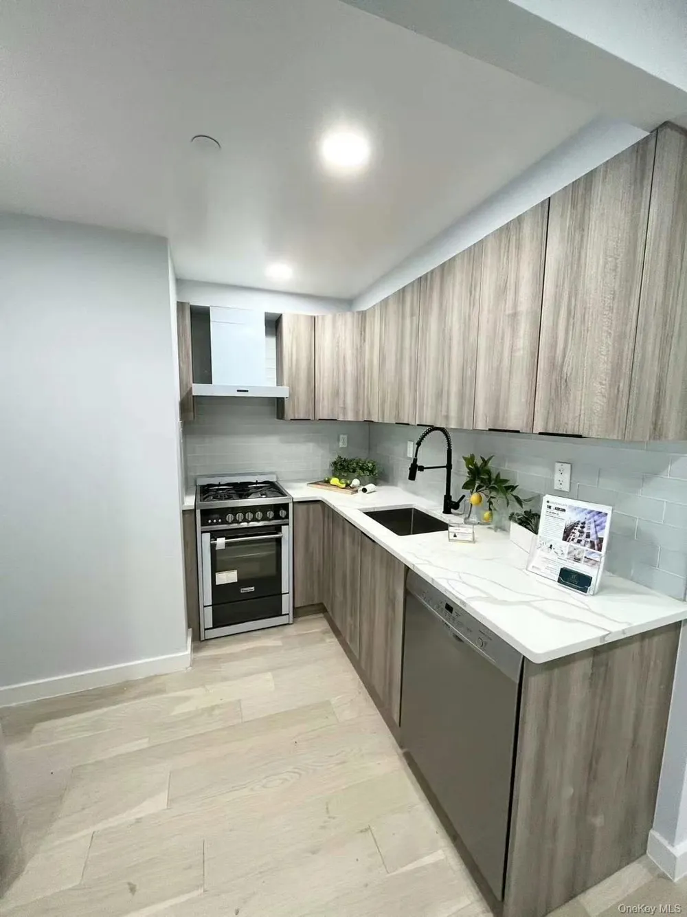 37-32 89th Street #2C Jackson Heights, NY 11372