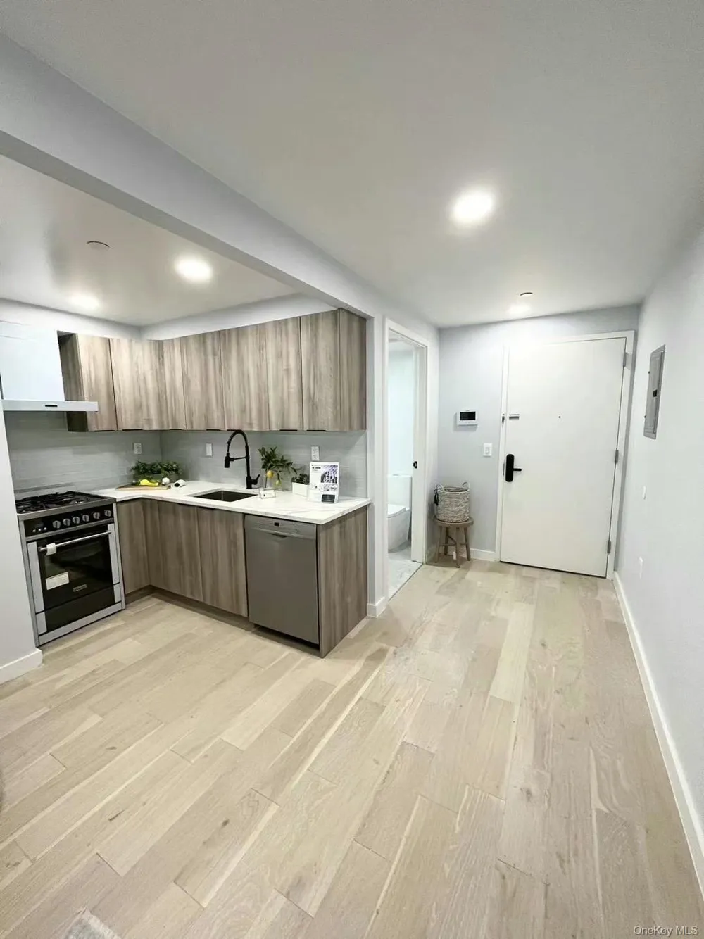 37-32 89th Street #2C Jackson Heights, NY 11372