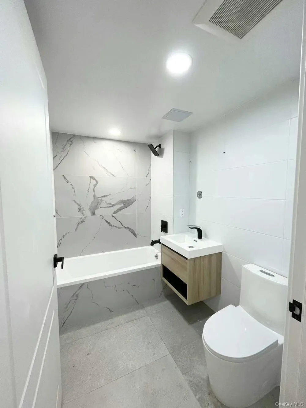 37-32 89th Street #2C Jackson Heights, NY 11372