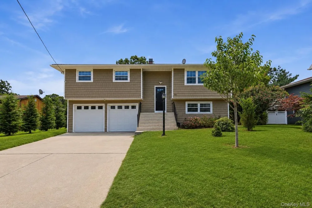 38 Golden Gate Drive Shirley, NY 11967