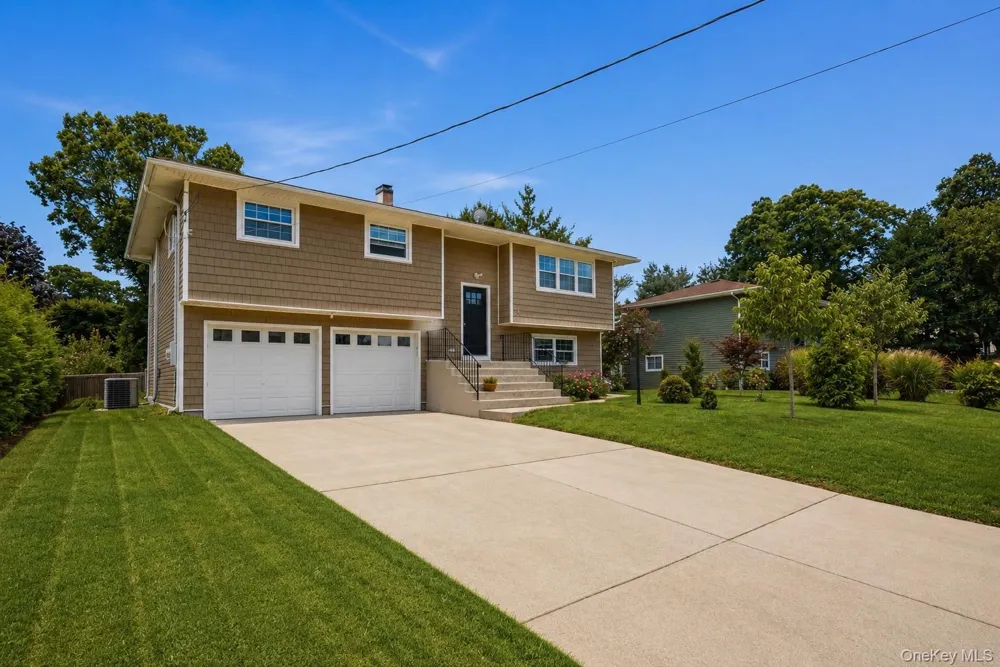 38 Golden Gate Drive Shirley, NY 11967