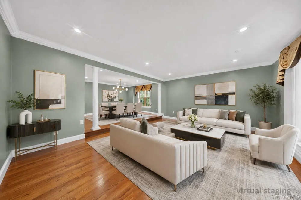 40 Bristol Drive Manhasset, NY 11030