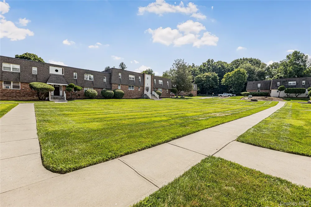 2 Crescent Drive ##5 Thiells, NY 10984