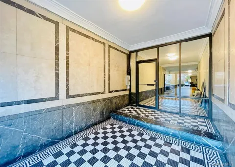 12 Chatsworth Avenue #B35