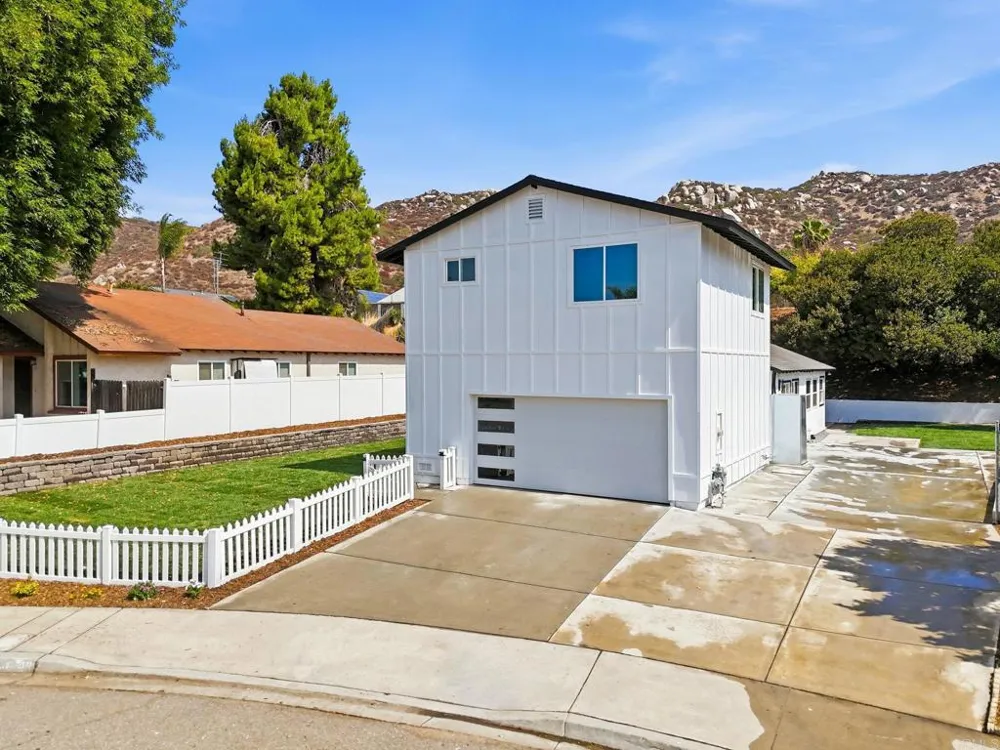 10440 Bosque Drive Lakeside, CA 92040