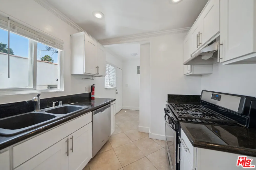 7942 Fountain Avenue West Hollywood, CA 90046