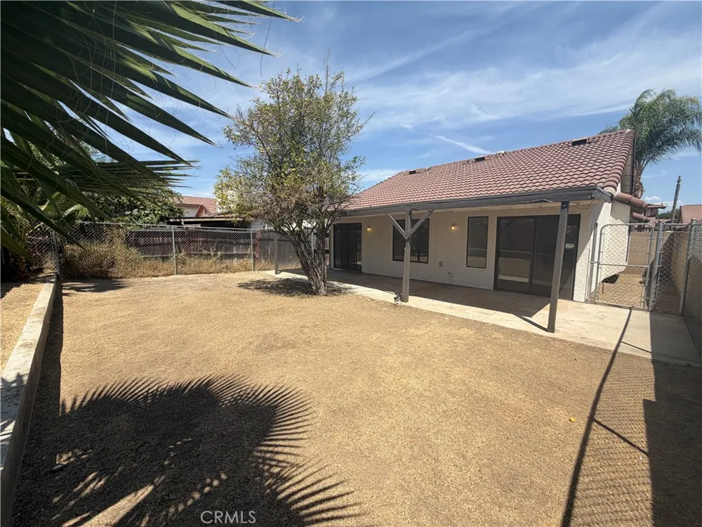 1910 Summertree Drive Perris, CA 92571