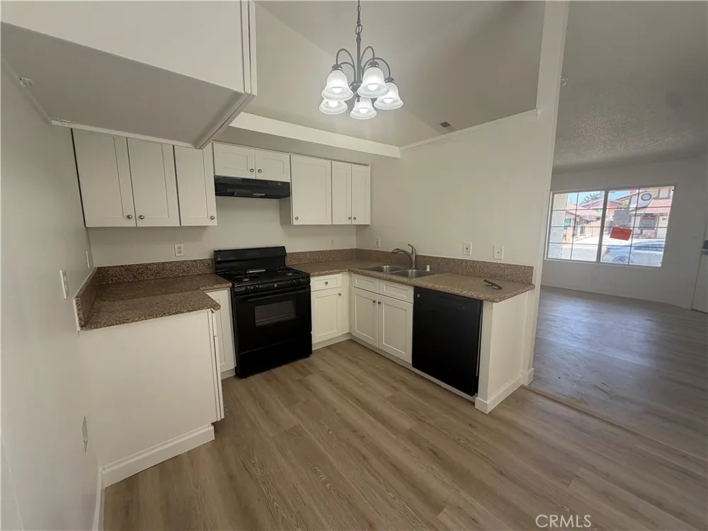 1910 Summertree Drive Perris, CA 92571